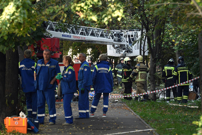 В единой дежурно-диспетчерской службе сообщили, что есть угроза обрушения верхних этажей