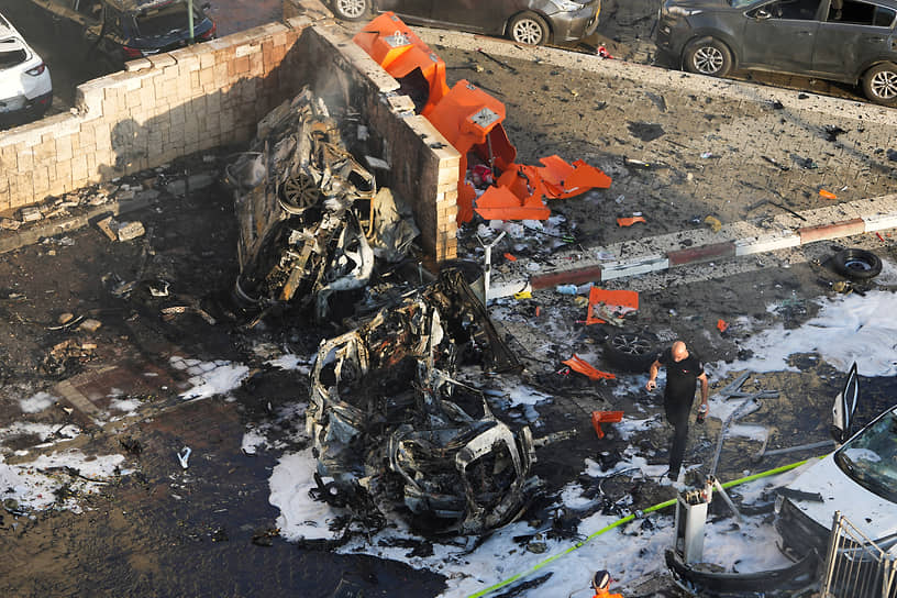 Спасатели ликвидируют пожар в Ашкелоне (Израиль)
