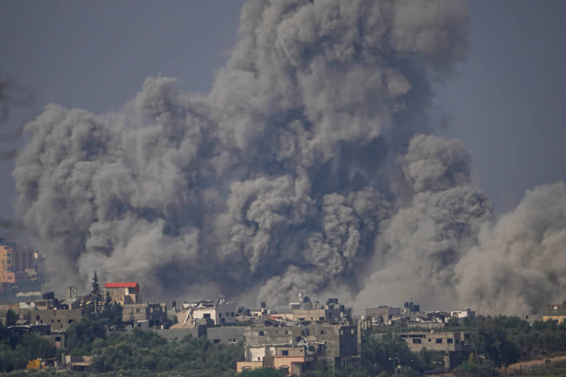 Дым после израильского авиаудара по сектору Газа