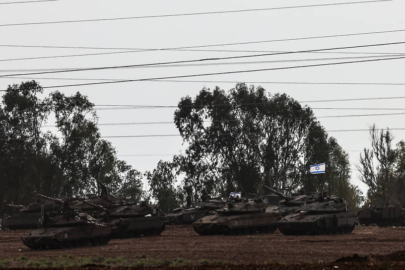 Израильские солдаты на окраине Ашкелона 