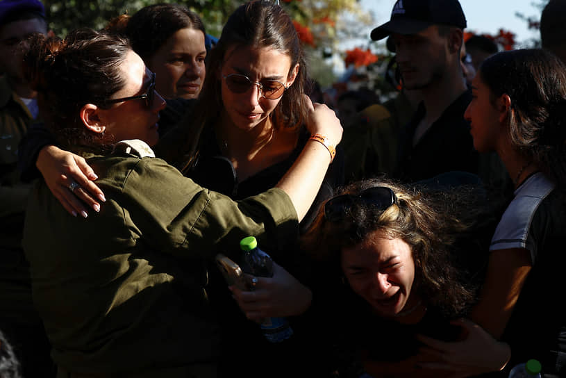 Похороны израильского военного в кибуце Хацор (Израиль)