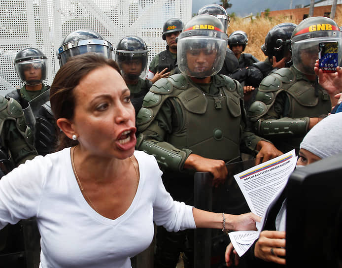 Госпожа Мачадо не без оснований считается едва ли не самой радикальной среди венесуэльских оппозиционеров