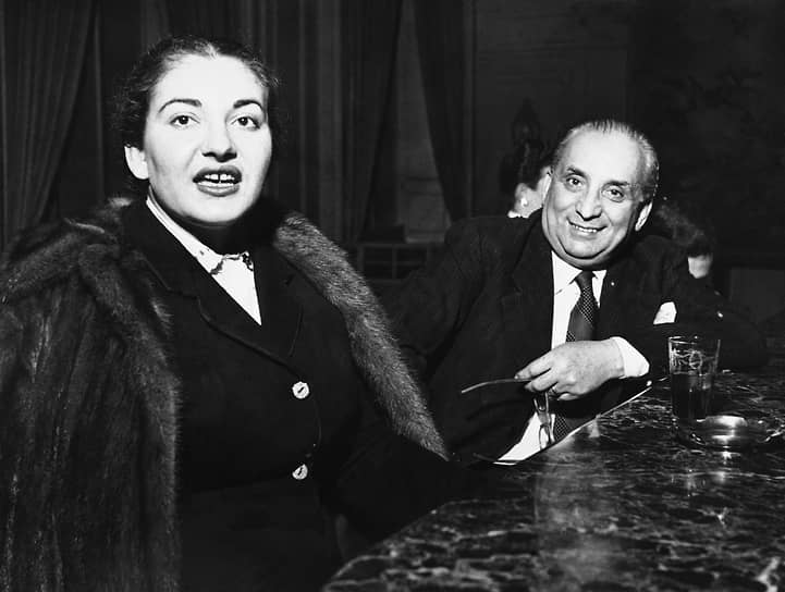 Мария Каллас с мужем Джованни Баттистой Менегини в отеле Милана 9 декабря 1951 года 