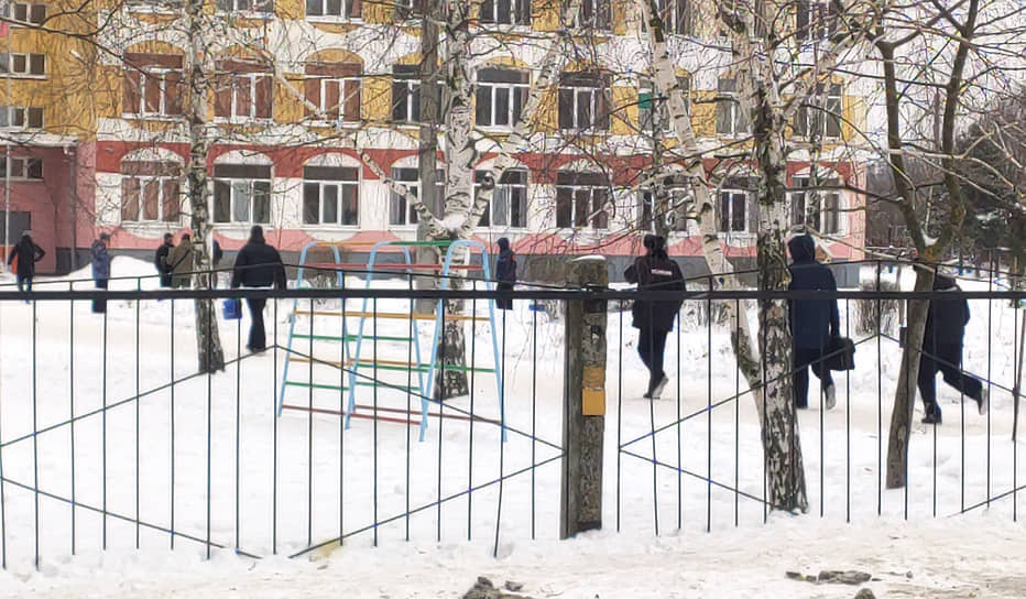Обстановка на месте стрельбы в гимназии №5 в Брянске