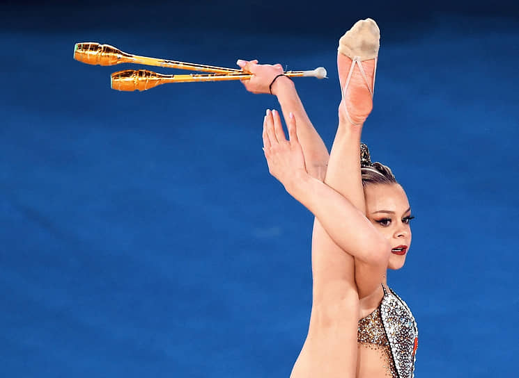 Выступление Анны Поповой на чемпионате России по художественной гимнастике в Москве