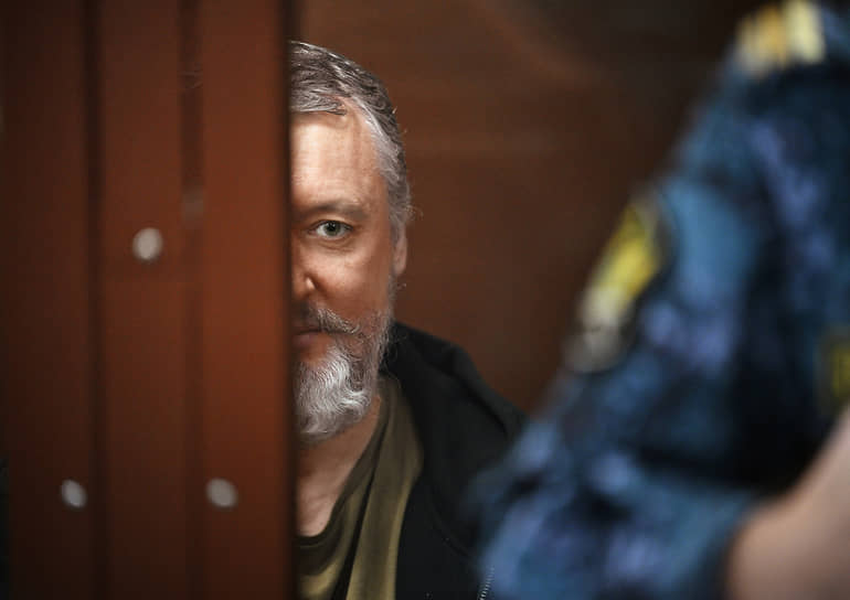Бывший министр обороны ДНР Игорь Гиркин (Стрелков), обвиняемый в публичных призывах к экстремизму, в Мещанском районном суде Москвы