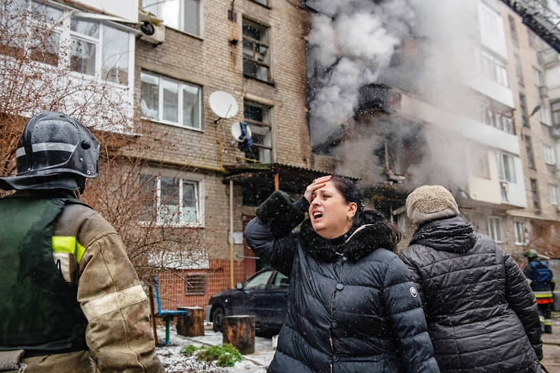 Донецк. Последствия обстрела жилого дома 