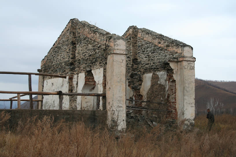 Остатки тюремных зданий в Кутомаре. Кутомарская каторжная тюрьма была закрыта в 1917 году
