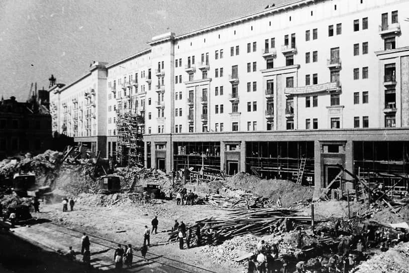 Снос домов и расчистка территории на улице Горького (1934)