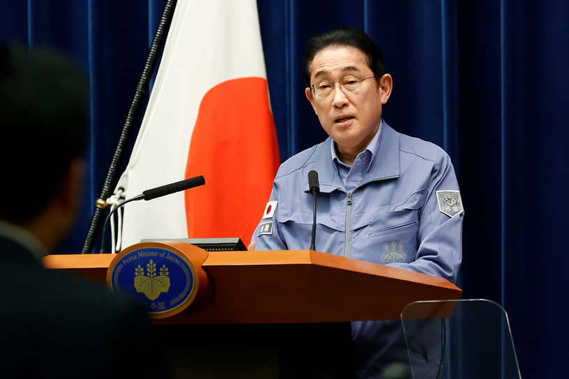 Японский премьер Фумио Кисида признался, что чувствует глубокую личную ответственность за происходящее в партии власти
