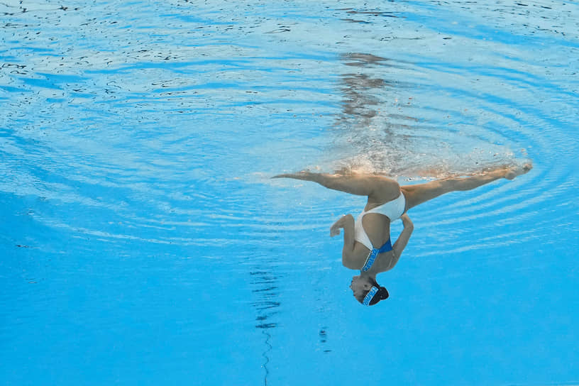 Евангелия Платаниоти из Греции участвует в соревнованиях по синхронному (артистическому) плаванию 