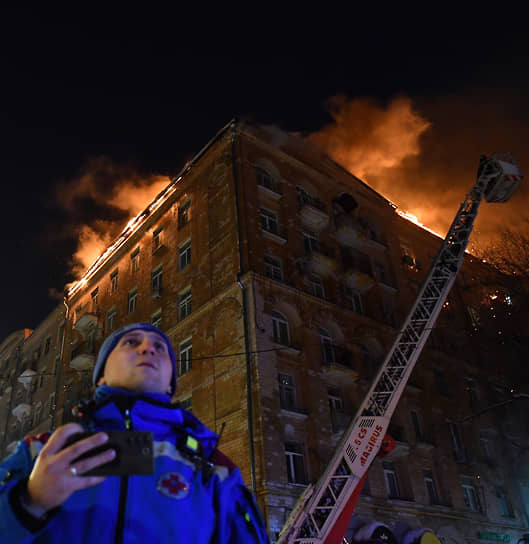 К ликвидации возгорания привлекли около 130 человек и 41 единицу техники