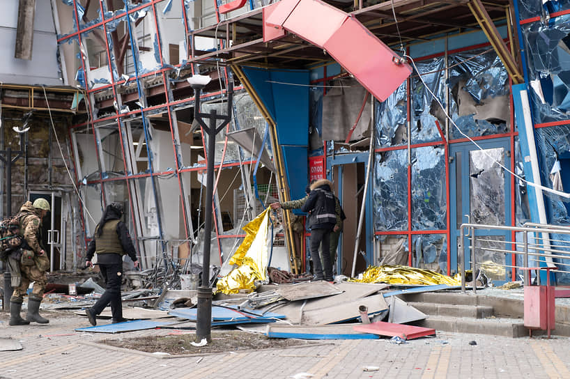 15 февраля ВСУ нанесли удар по торговом центру и другим объектам в Белгороде. В результате обстрела погибли семь человек, включая годовалого ребенка, еще 20 пострадали