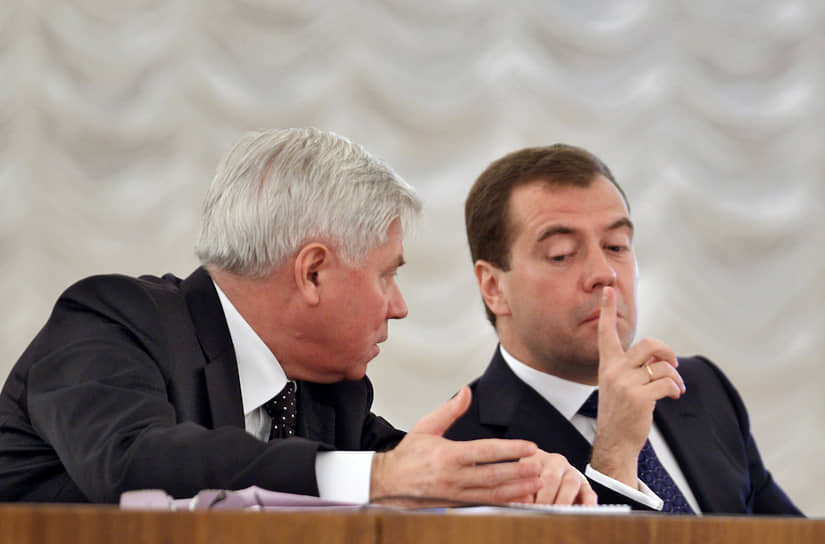 Вячеслав Лебедев на заседании Всероссийского съезда судей вместе с президентом России Дмитрием Медведевым (на фото справа) в декабре 2008 года