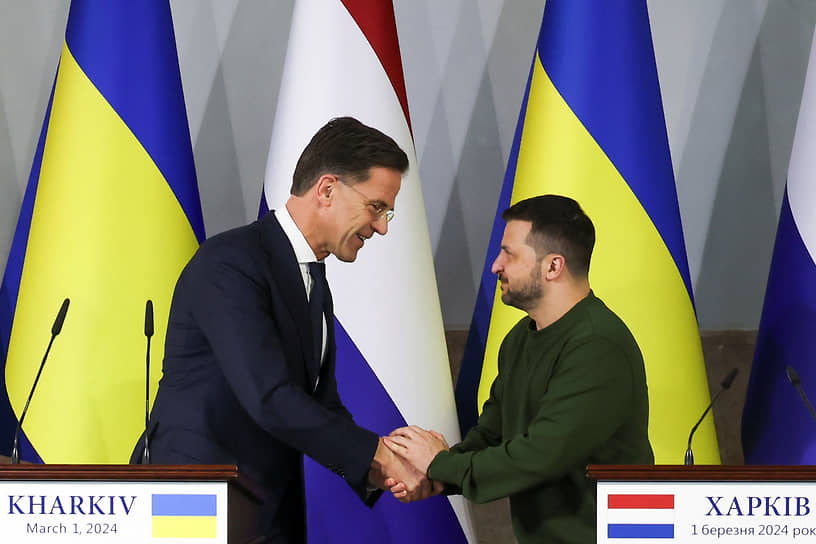 Президент Украины Владимир Зеленский и премьер-министр Нидерландов Марк Рютте (слева)
