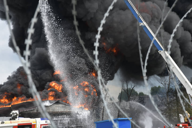 Пожар на нефтебазе в Воронеже в июне 2023 года