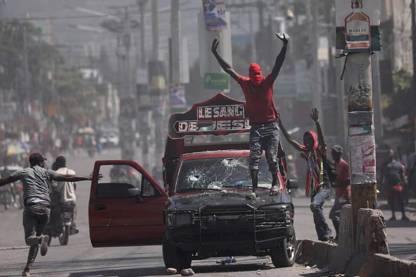 Атака на тюрьму вооруженных группировок произошла в тот момент, когда Ариэль Анри находился в Кении — премьер просил власти этой страны отправить миротворческий контингент в Гаити