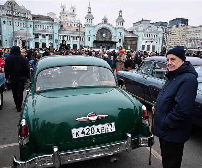 На выставке ретромашин были представлены автомобили марки «ЗИЛ» из коллекции Музея транспорта Москвы, а также  легковые автомобили «ГАЗ»