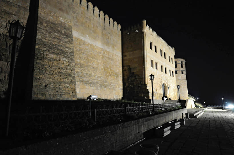 &lt;b>Цитадель Нарын-кала в городе Дербент&lt;/b>
&lt;br> Дата постройки: VI век. Внесена в список объектов Всемирного наследия ЮНЕСКО в 2003 году
