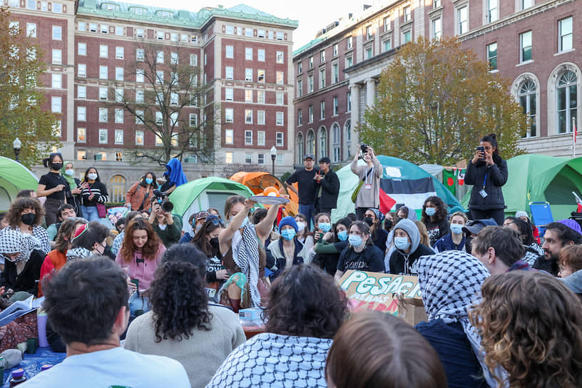 19 апреля полиция задержала более ста активистов, разбивших лагерь в Колумбийском университете в Нью-Йорке