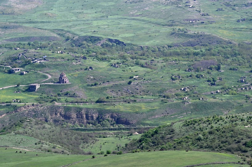 Виды села Воскепар в Тавушской области, 26 апреля