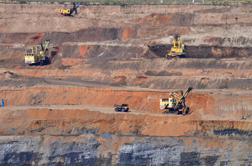 Добыча угля открытым способом в ПАО «Приаргунское производственное Горно-химическое объединение»