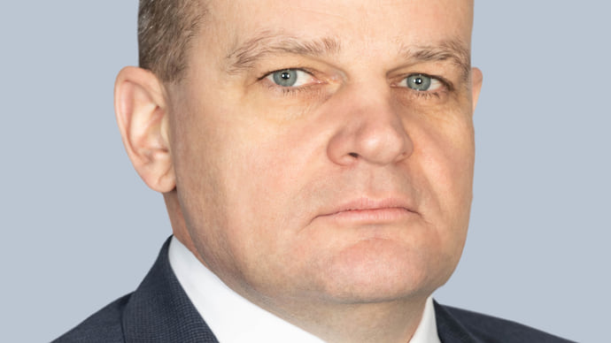 Топ-менеджеру предложили засвидетельствовать