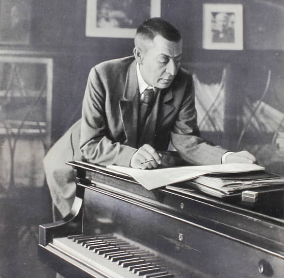Композитор, пианист, дирижер Сергей Рахманинов после провала своей Первой симфонии пережил серьезную депрессию, которую удалось вылечить гипнозом 