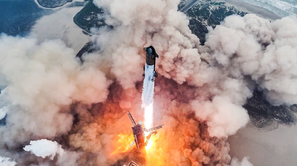 Браунсвилл, США. Старт космического корабля SpaceX, предназначенного для будущих полетов на Луну