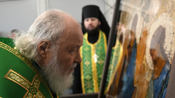 Прибытие «Троицы» Рублева в Троице-Сергиеву Лавру