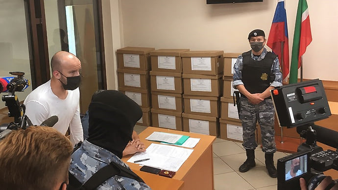 Пирамиду разбирают в суде