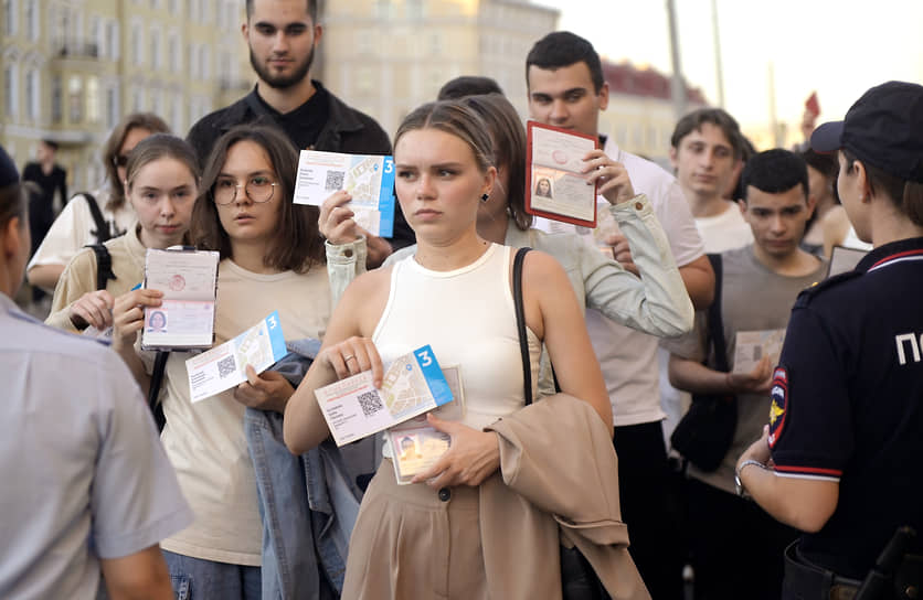 Из-за мероприятия в Санкт-Петербурге ограничили движение транспорта, в том числе электросамокатов
