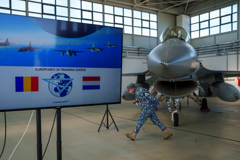 На саммите НАТО в Вашингтоне 10 июля глава министерства обороны Нидерландов Рубен Брекельманс заявил о выделении дополнительных €300 млн Украине на закупку боеприпасов для истребителей F-16