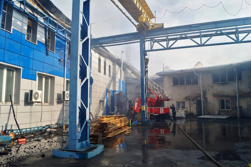 16 июля Губернатор Курской области Алексей Смирнов сообщил о серьезных повреждениях на Корневском заводе низковольтной аппаратуры, полученных в результате атаки ВСУ на объект и последующего пожара