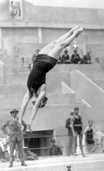 Олимпийская чемпионка по прыжкам в воду Элизабет Беккер (США)