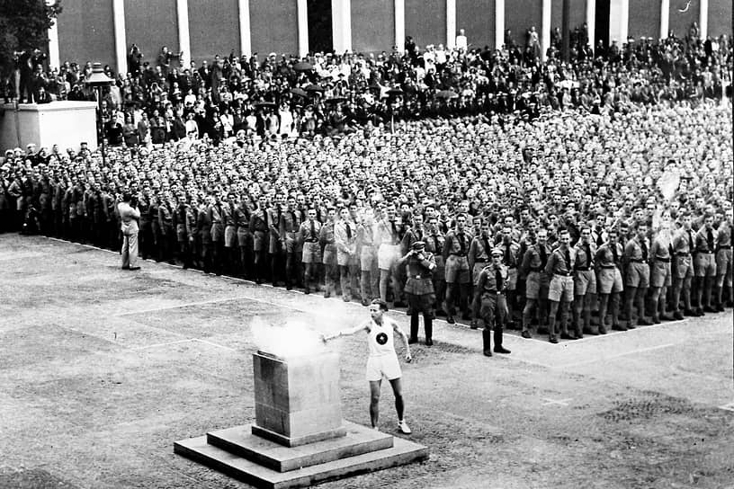 Эстафета олимпийского огня была впервые проведена в 1936 году по инициативе главы оргкомитета Карла Дима