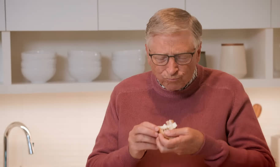 Основатель Microsoft Билл Гейтс дегустирует сливочное масло без сливок