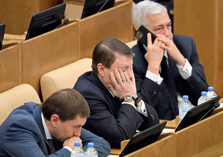 Слева направо: депутаты Виктор Игнатов, Сергей Еремин и Азат Ягафаров
