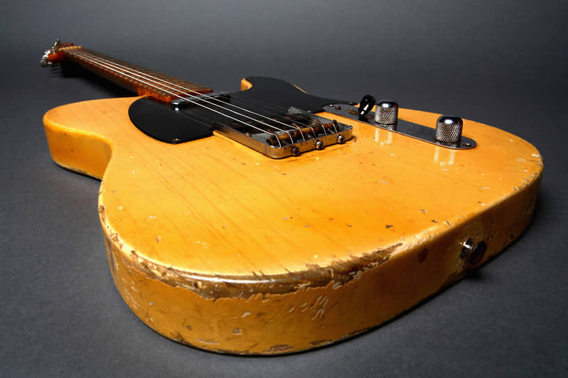 Легендарная электрогитара Fender Telecaster, модель 1951 года