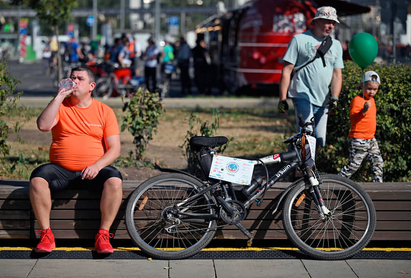 Первый Осенний велопарад состоялся в рамках празднования Дня города в 2014 году