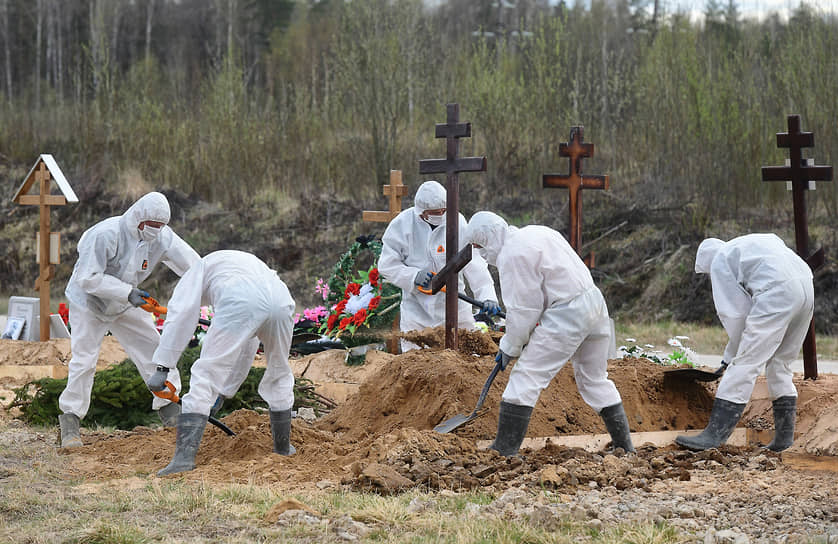 Одним из самых тяжелых испытаний в пандемию стала невозможность похоронить ушедших родных с соблюдением традиций