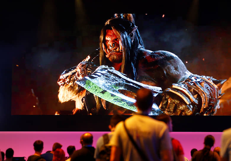 Трейлер к игре World of Warcraft показывают на компьютерной выставке Gamescom в Кельне в 2015 году