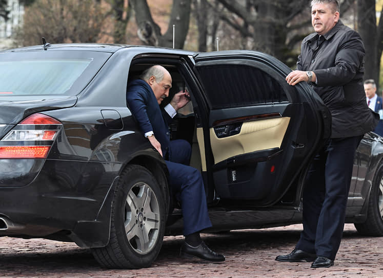 ÐÑÐµÐ·Ð¸Ð´ÐµÐ½Ñ ÐÐµÐ»Ð¾ÑÑÑÑÐ¸Ð¸ ÐÐ»ÐµÐºÑÐ°Ð½Ð´Ñ ÐÑÐºÐ°ÑÐµÐ½ÐºÐ¾ Ð¿ÐµÑÐµÐ´ Ð²ÑÑÑÐµÑÐµÐ¹ Ñ ÐÐ»Ð°Ð´Ð¸Ð¼Ð¸ÑÐ¾Ð¼ ÐÑÑÐ¸Ð½ÑÐ¼ Ð¸ ÑÑÐ°ÑÑÐ½Ð¸ÐºÐ°Ð¼Ð¸ 21-Ð¹ ÑÐºÑÐ¿ÐµÐ´Ð¸ÑÐ¸Ð¸ Ð½Ð° ÐÐÐ¡ Ð² ÐÐ¾ÑÐºÐ²Ðµ, 12 Ð°Ð¿ÑÐµÐ»Ñ