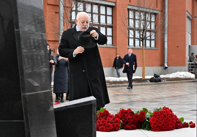 Основатель группы «Ренова» Виктор Вексельберг в Еврейском музее