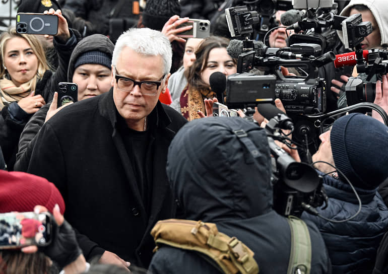 Режиссер Александр Стриженов