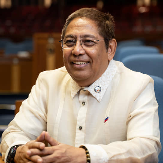 Анхело Маркос Барба, двоюродный брат президента, депутат нижней палаты парламента Филиппин