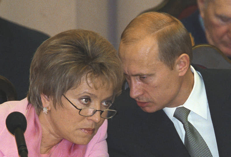 С президентом РФ Владимиром Путиным на Общероссийском совещании актива ветеранов Великой Отечественной войны в Российской академии госслужбы, 2002 год