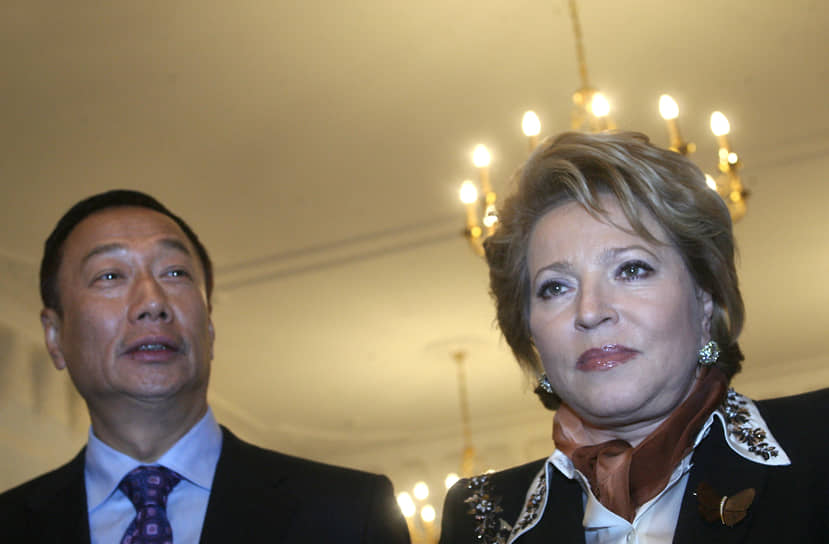 С исполнительным директором компании Foxconn Терри Гоу в Санкт-Петербурге, 2007 год 