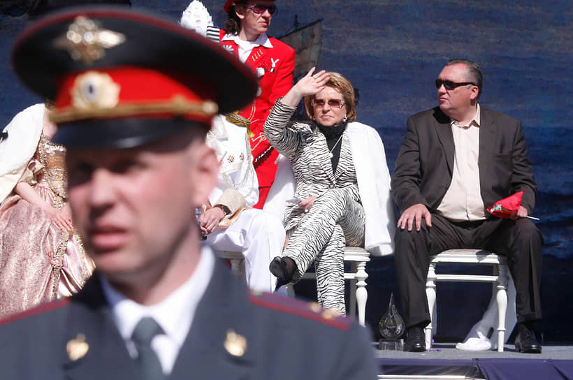 С председателем Законодательного собрания Санкт-Петербурга Вадимом Тюльпановым на праздновании Дня рождения города, 2008 год