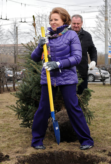 Во время субботника в Санкт-Петербурге, 2011 год